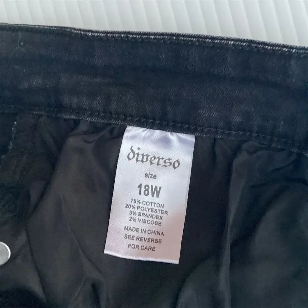 Diverso Women's Plus Size 18W Distressed Black Capri‎ Jeans